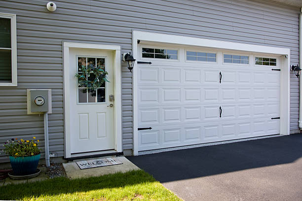 24/7 Emergency Garage Door Roller Replacement experts in Bonnetsville, NC